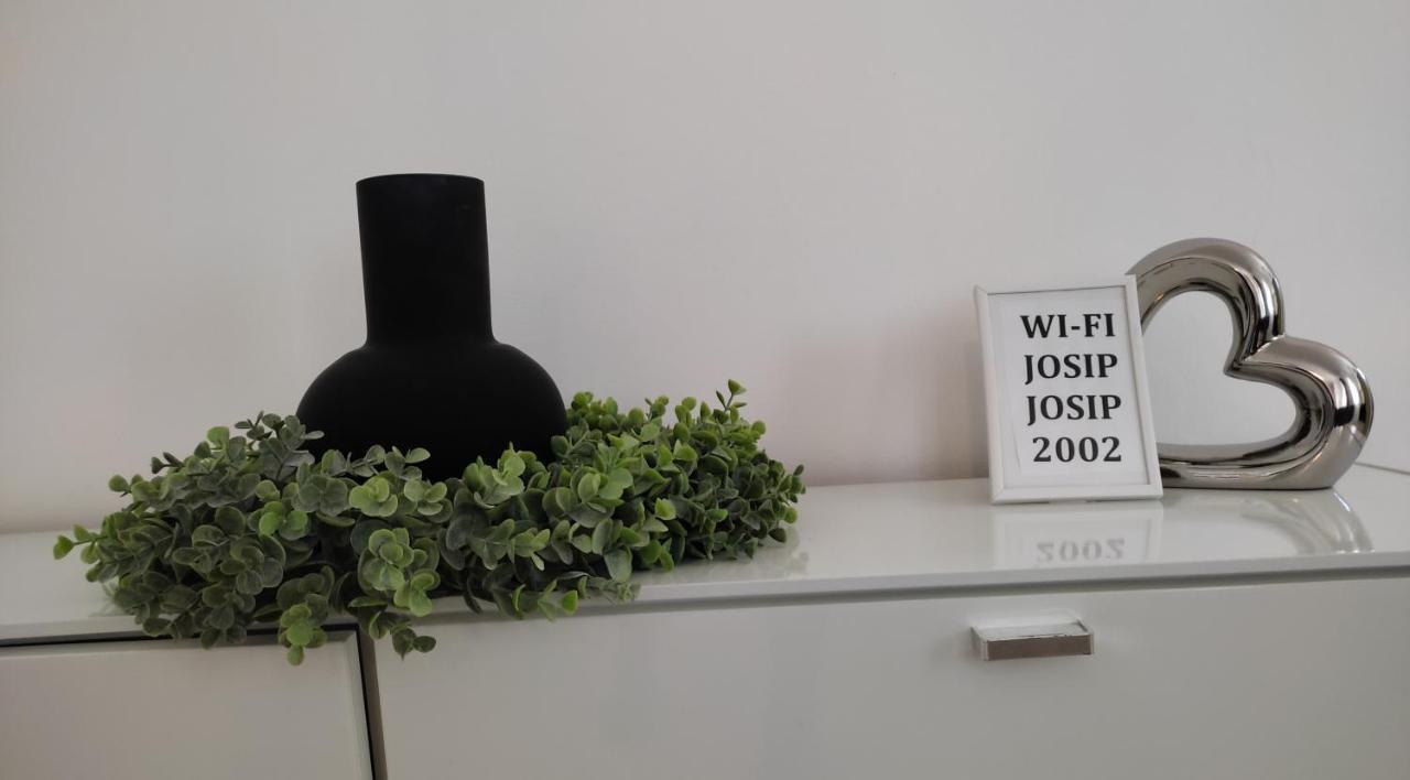 Apartment Josip 2 Tribalj Eksteriør billede